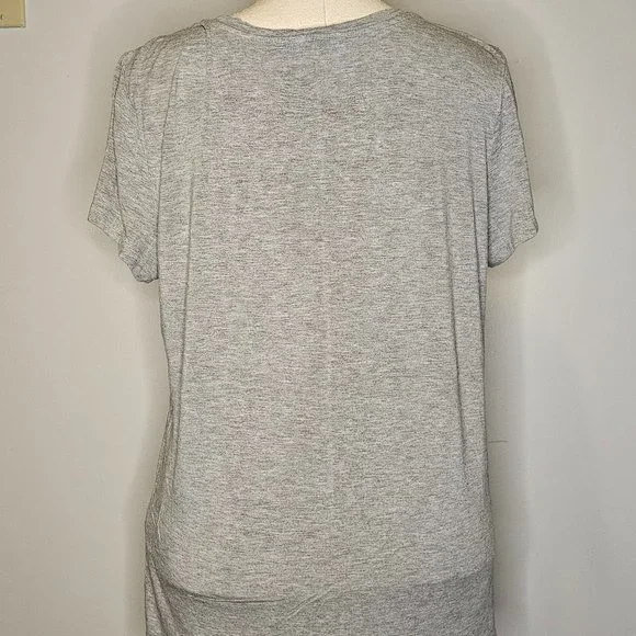 Low scoop neck loose fitting grey tee shirt - Picture 2 of 4